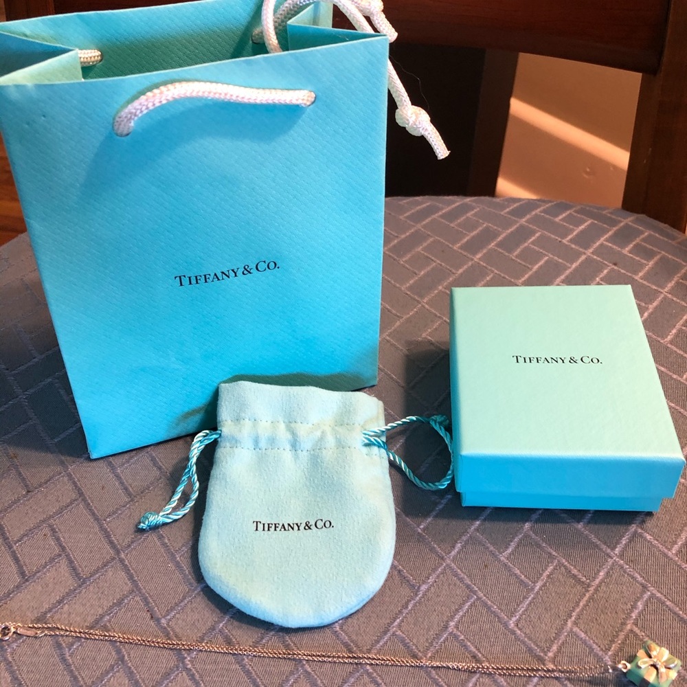 Tiffany necklace, Tiffany gift box charm